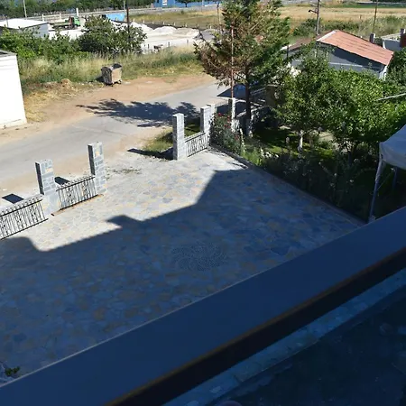 Charming Lakeview *